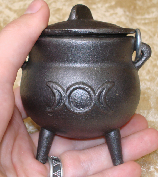 Cauldron - Baby Potbelly with Triple Moon Design & Lid!